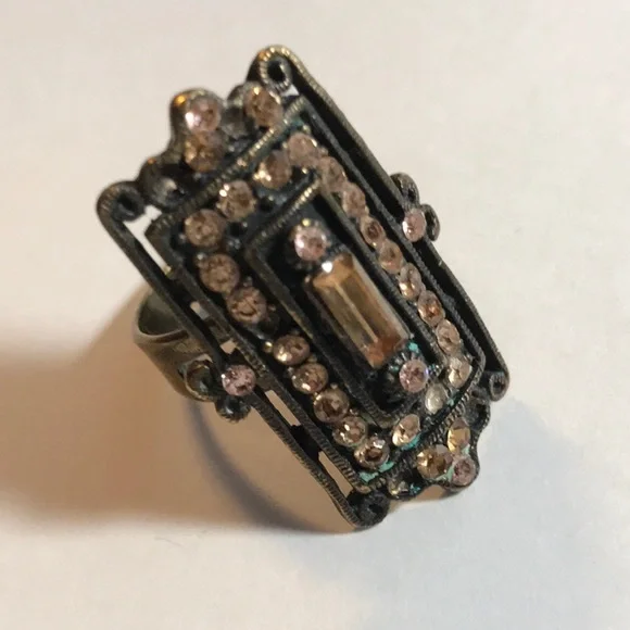 Vintage Crystal Ring - Picture 7 of 7